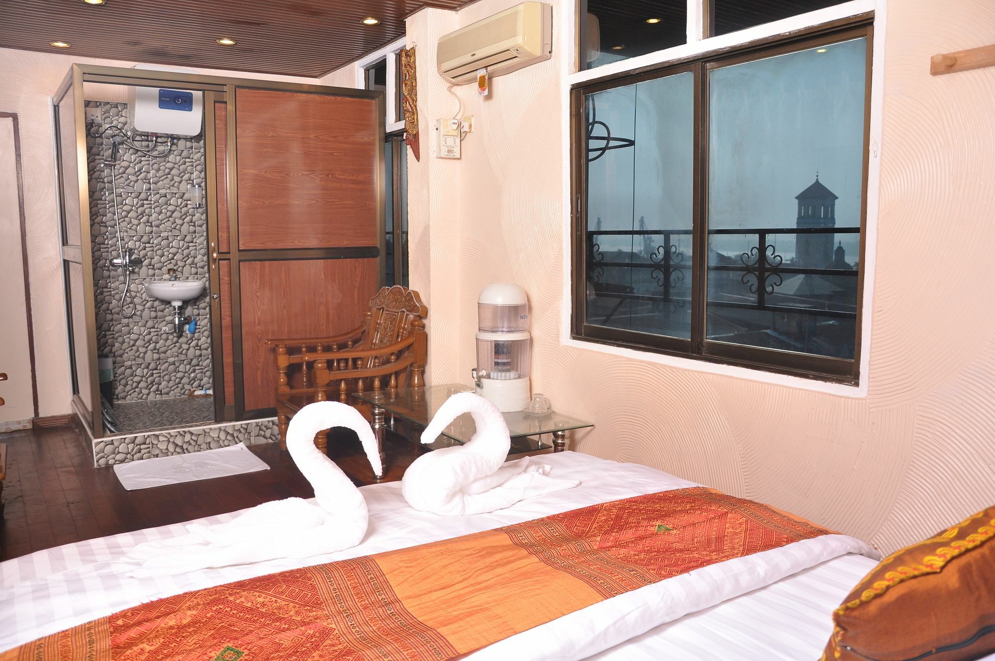 יאנגון Asian Bliss Myanmar Hostel מראה חיצוני תמונה